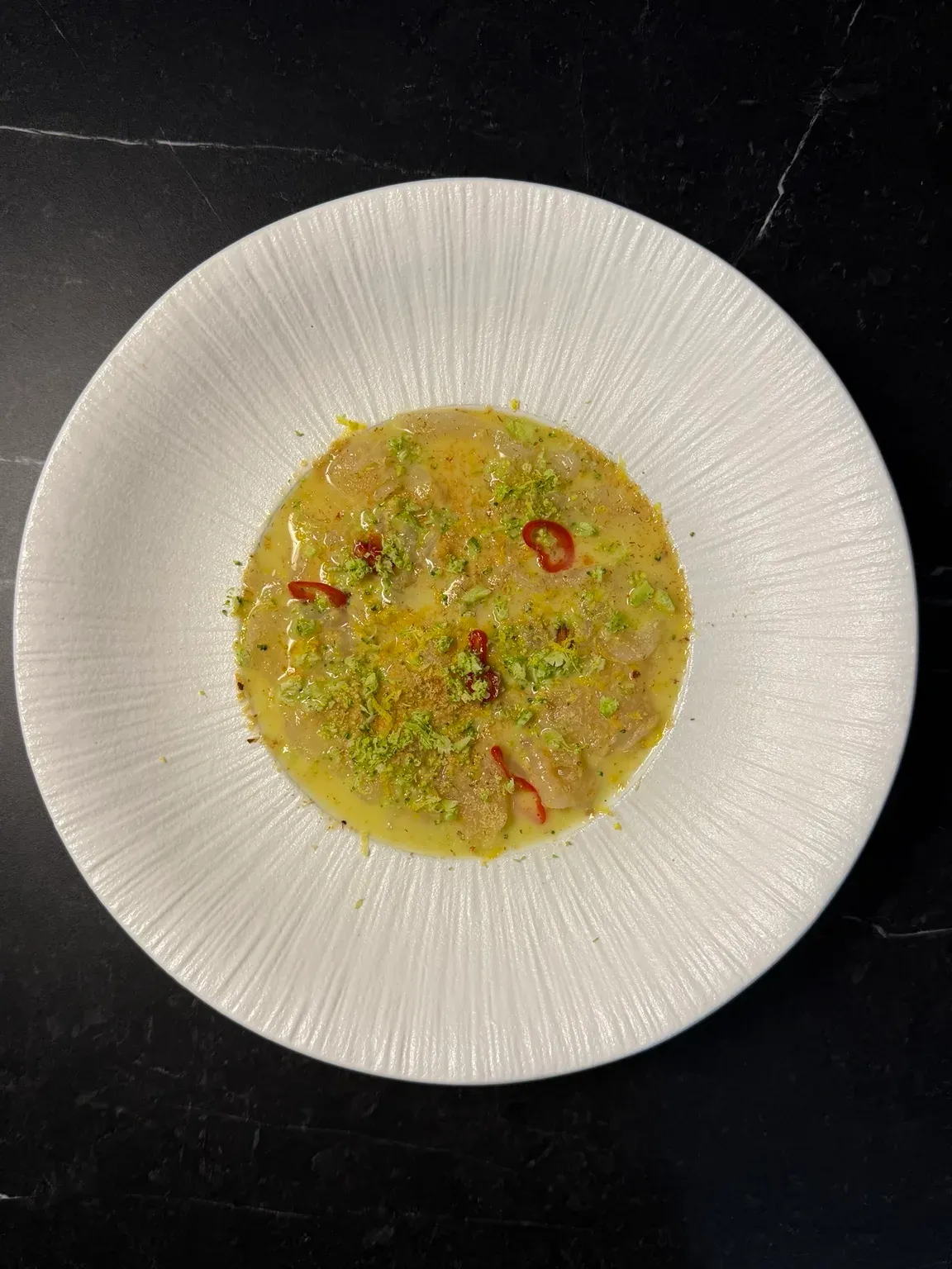 Крудо из гребешка с цитрусовым соусом